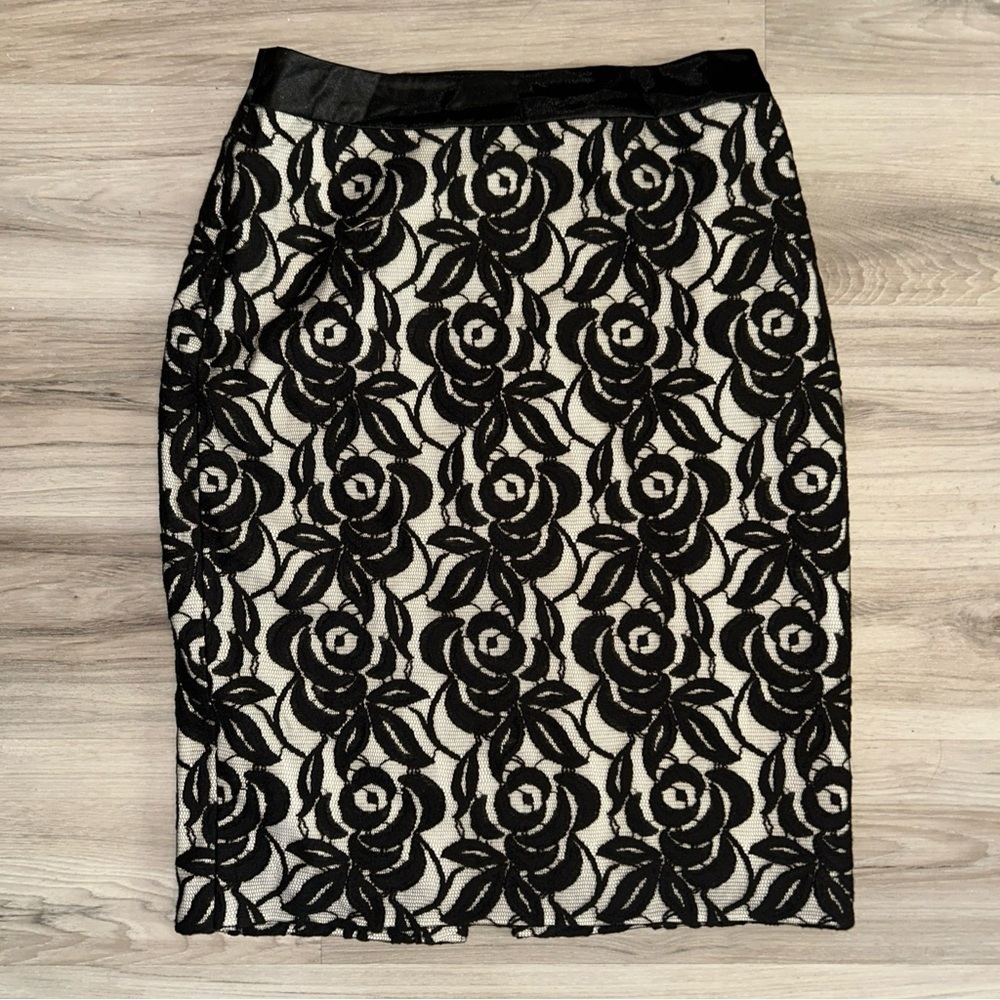 Ann Taylor Black and White lace Floral Pencil Skirt
